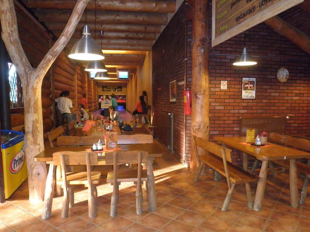 Sport-hotel Šibeniční vrch Mnichovice Exterior foto